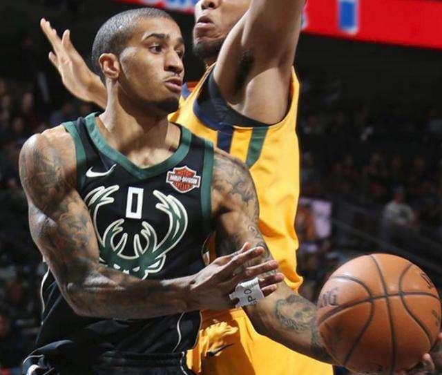 缺席或受限 缺席或受限